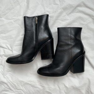 Marc Fisher MLMENA Black Leather Booties Size 8